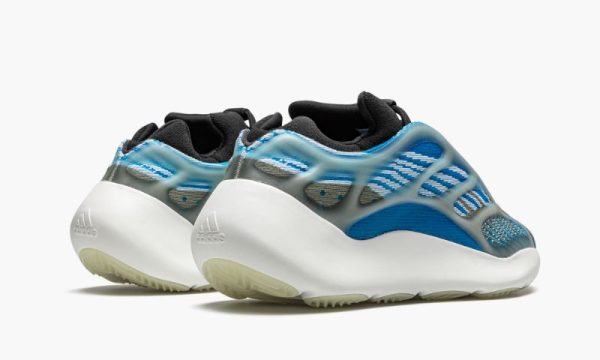adidas-yeezy-yeezy-700-v3-arzareth_15642989_29491228_800 adidas-yeezy-yeezy-700-v3-arzareth_15642989_29491228_800