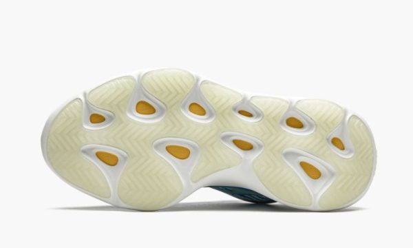 adidas-yeezy-yeezy-700-v3-arzareth_15642989_29492130_800 adidas-yeezy-yeezy-700-v3-arzareth_15642989_29492130_800