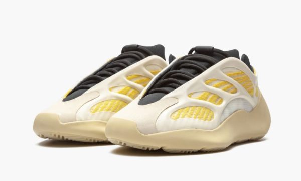 adidas-yeezy-yeezy-700-v3-safflower_16100546_31093326_800 adidas-yeezy-yeezy-700-v3-safflower_16100546_31093326_800