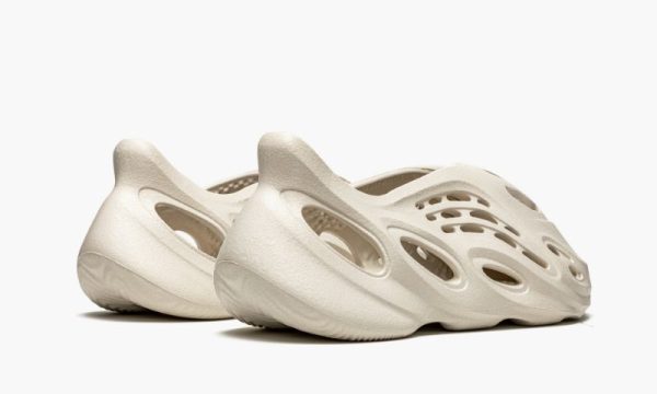 adidas-yeezy-yeezy-foam-rnnr-ararat_15625937_33432659_800 adidas-yeezy-yeezy-foam-rnnr-ararat_15625937_33432659_800