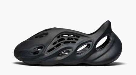 Yeezys Foam RNNR "Mineral Blue"