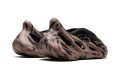 adidas-yeezy-foam-runner-mx-carbon_18977915_43159248_2048