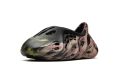 adidas-yeezy-foam-runner-mx-carbon_18977915_43159255_2048