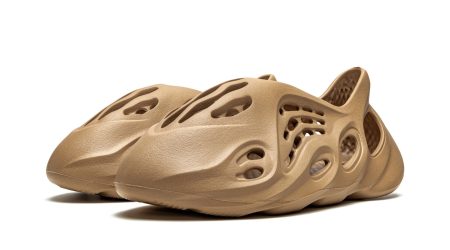 adidas-yeezy-yeezy-foam-runner-ochre_17190084_43037961_2048