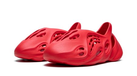 adidas-yeezy-yeezy-foam-runner-vermillion_17552689_43045558_2048